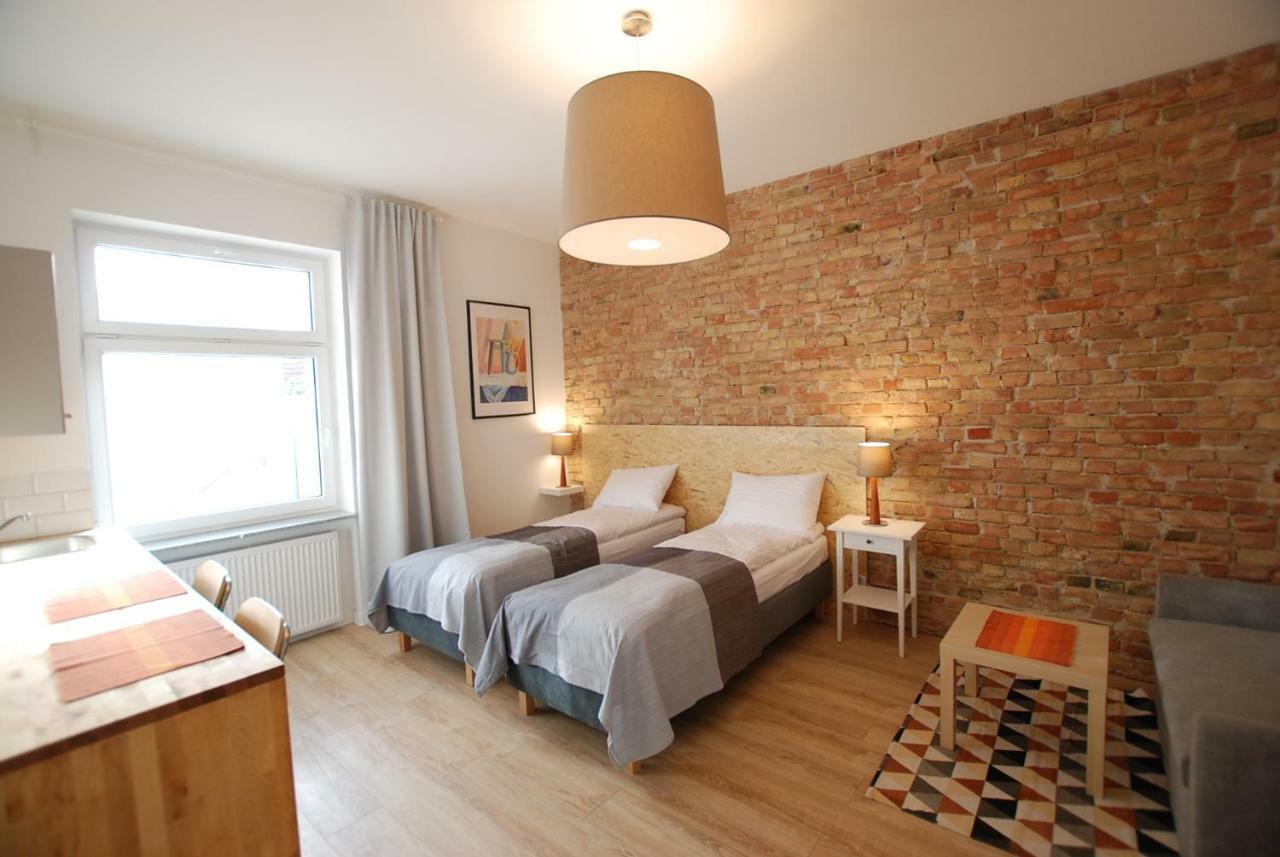 Apartment 21